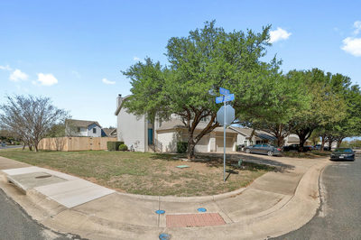 108 Prairie Springs Cv — photo 2
