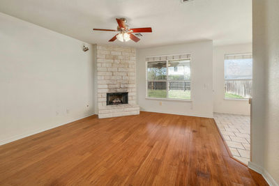108 Prairie Springs Cv — photo 5