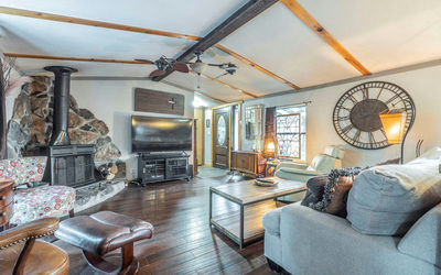 210 W Lakeshore Dr — photo 2
