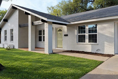 3100 Lynridge Dr — photo 2