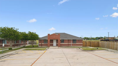 1024 S Guadalupe St — photo 2