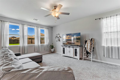 516 Longmount Cv — photo 2