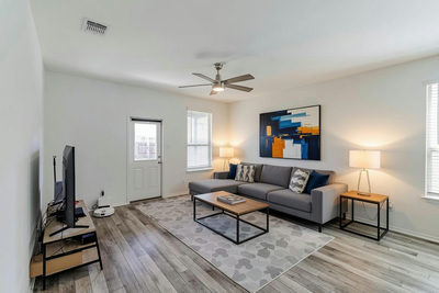 1620 Holly Lake Dr — photo 3