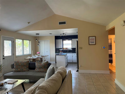 102 Skyloop Dr — photo 3