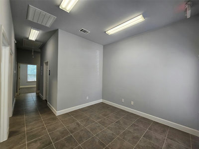 1009 W Pecan St #103 — photo 3