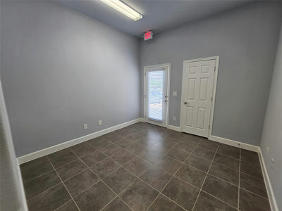 1009 W Pecan St #103 — photo 5