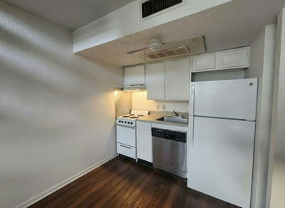 701 W 25th St — photo 3