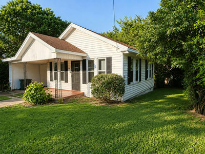 807 S Elm St — photo 2