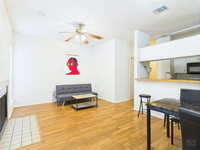 2905 Swisher St #205 — photo 2