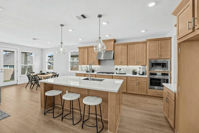 9404 Hamadryas Dr — photo 2