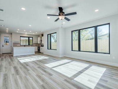 206 E Wonsley Dr #1 — photo 3