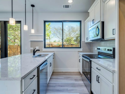 206 E Wonsley Dr #2 — photo 2