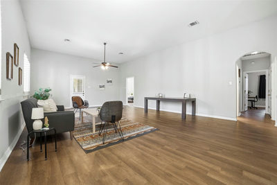 409 E Austin Ave — photo 2