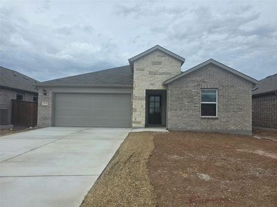 1204 Crumpton Dr — photo 2