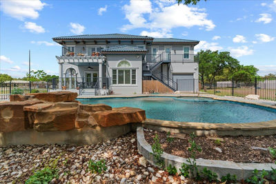829 Kings Point Dr — photo 3