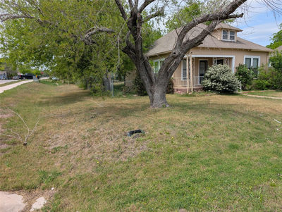 301 Park St — photo 2