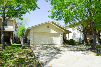 8604 Dittmar Oaks Dr — photo 2