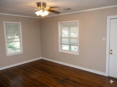 5402 - A/B Harmon Ave — photo 2