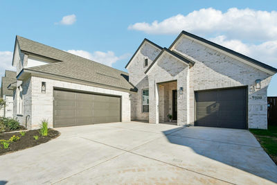 209 Firethorn Rd — photo 3