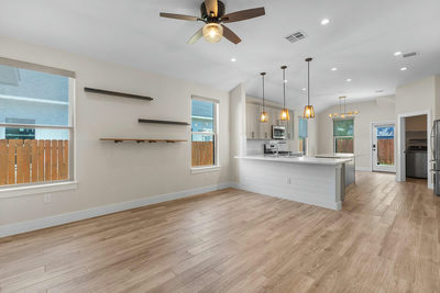 303 W Browning St — photo 4
