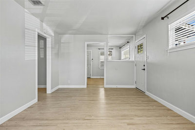 4709 Leslie Ave — photo 5