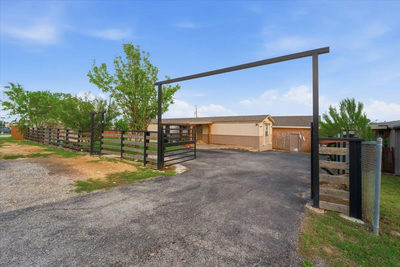 112 Storm Ct — photo 2