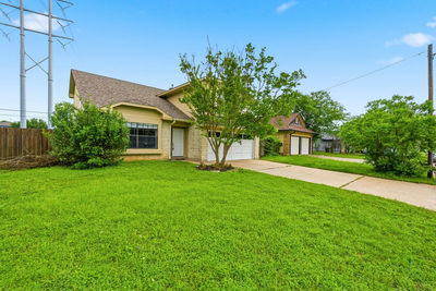 1701 Hunters Trl — photo 2