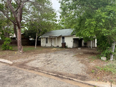 918 S Brazos St — photo 2
