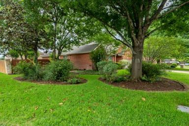 604 Belmont Dr — photo 3