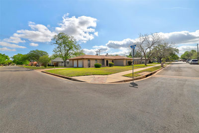 2303 Dawn Dr — photo 2