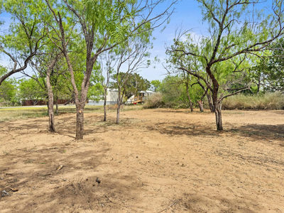 296 Seneca Dr — photo 2