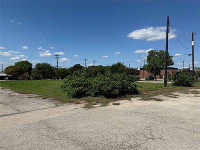 1909 Bois D Arc Ln — photo 2
