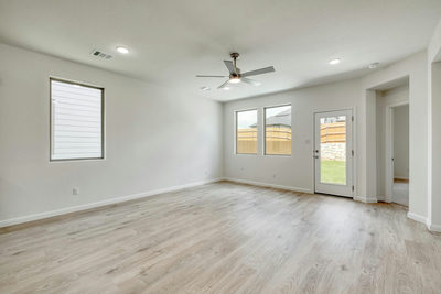 180 Hornet St — photo 5