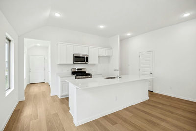 176 Hornet St — photo 3