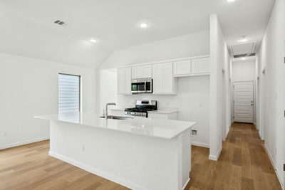 176 Hornet St — photo 4