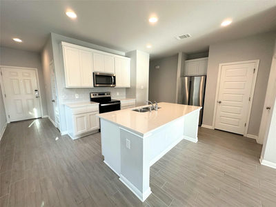 243 Kellys Heroes Way — photo 3