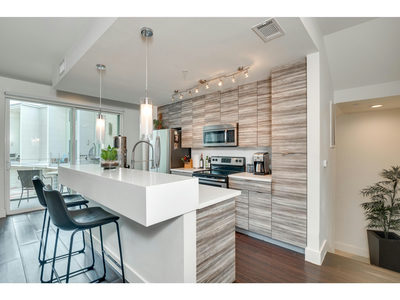 604 N Bluff Dr #205 — photo 2