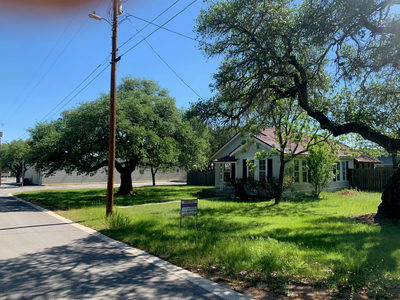 435 N West St — photo 2