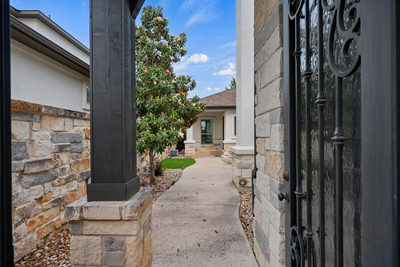 401 Skyflower Dr — photo 4