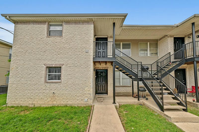 2212 Katy Ln — photo 3