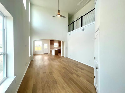 343 Young St — photo 2