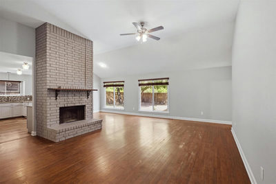 409 Kathleen Ln — photo 4