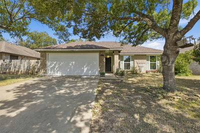 409 Kathleen Ln — photo 3