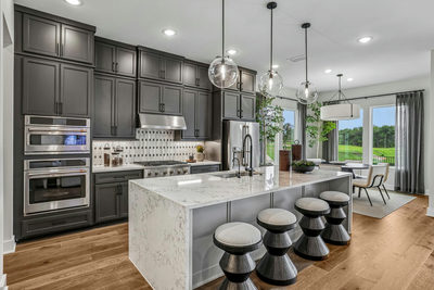 325 Ridgeway Ln — photo 2