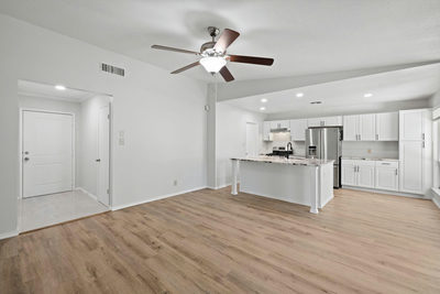 10001 Woodglen Dr — photo 2