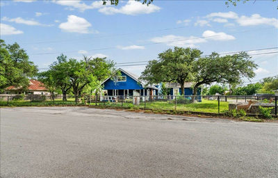 316 Mesquite St — photo 2
