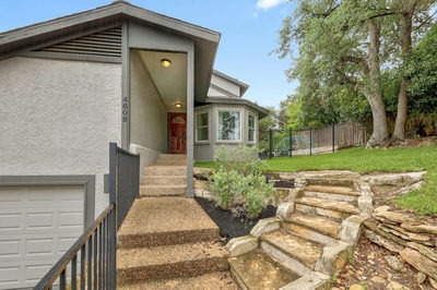 4605 Beechwood Holw — photo 2