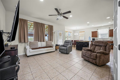 250 Twisted Oaks Ln — photo 5