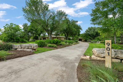 901 Brushy Bend Dr — photo 2