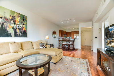 54 Rainey St #811 — photo 5